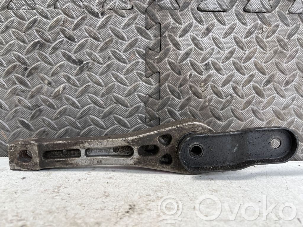 Skoda Octavia Mk2 (1Z) Engine mounting bracket 