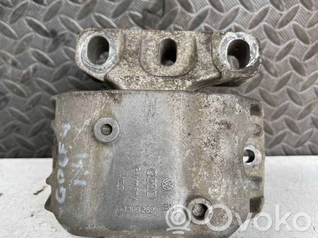 Volkswagen Golf IV Engine mount bracket 