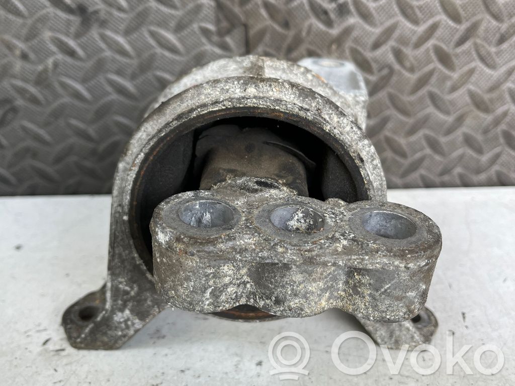 Opel Zafira A Engine mount bracket 