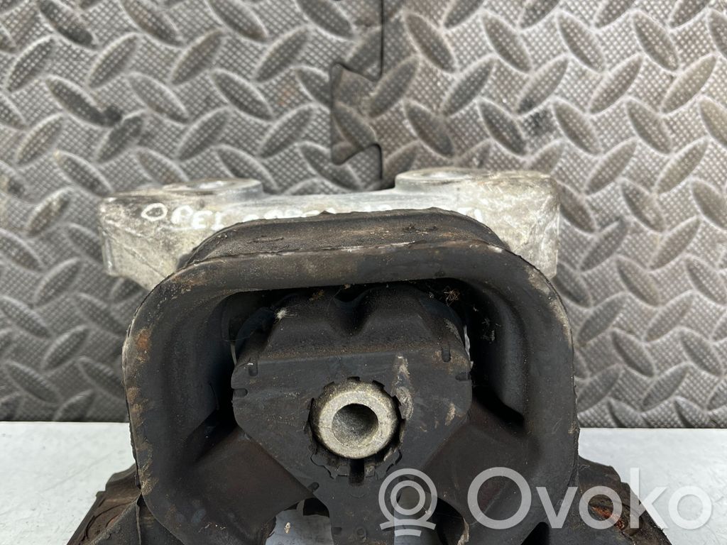 Opel Corsa D Variklio pagalvė 