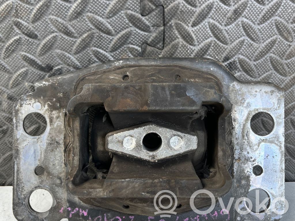 Ford Galaxy Engine mount bracket 