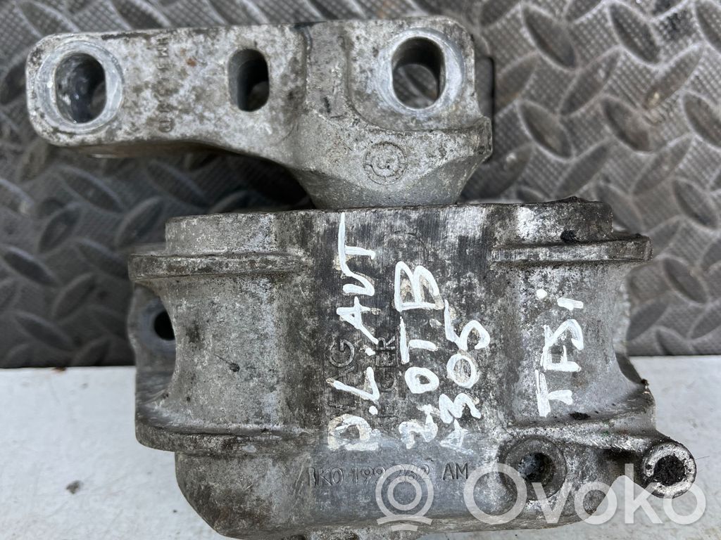 Audi A3 S3 8P Engine mount bracket 