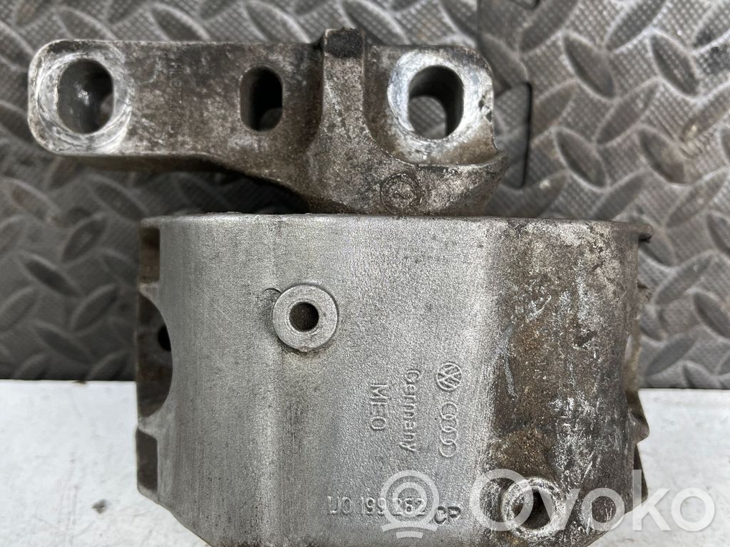Volkswagen Golf IV Engine mount bracket 