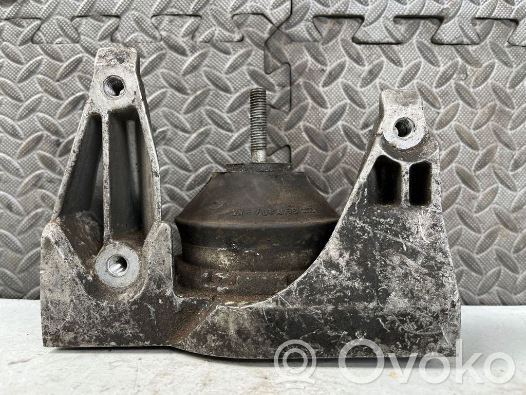 Audi A6 S6 C4 4A Engine mount bracket 