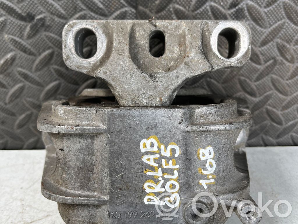 Volkswagen Golf V Engine mount bracket 