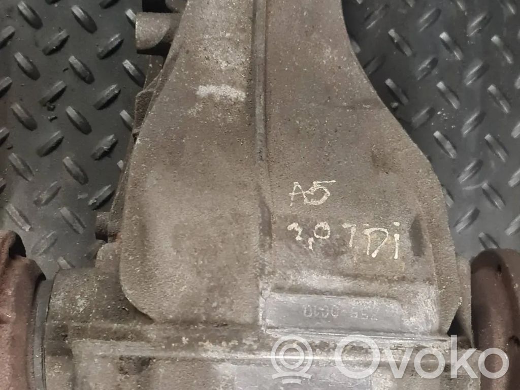 Audi A5 8T 8F Galinis reduktorius 