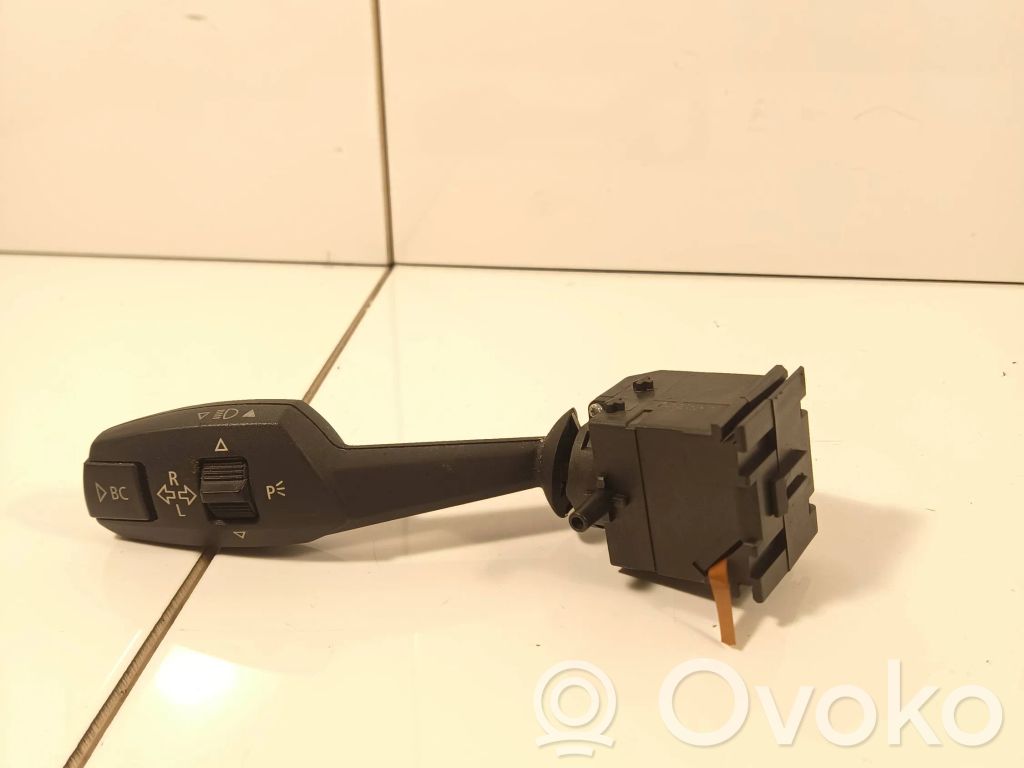 BMW 3 E90 E91 Pagrieziena signālu / lukturu sviria 