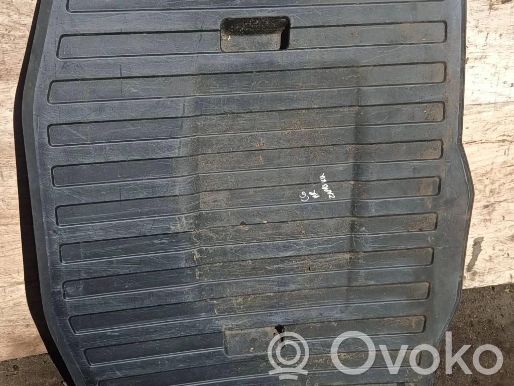 Audi A6 S6 C6 4F Atsarginio rato skyriaus apdaila 