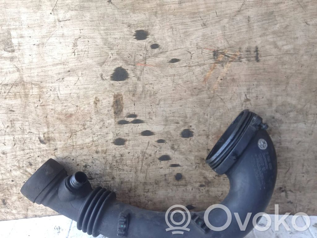 Air intake hose/pipe   7795026,108667102