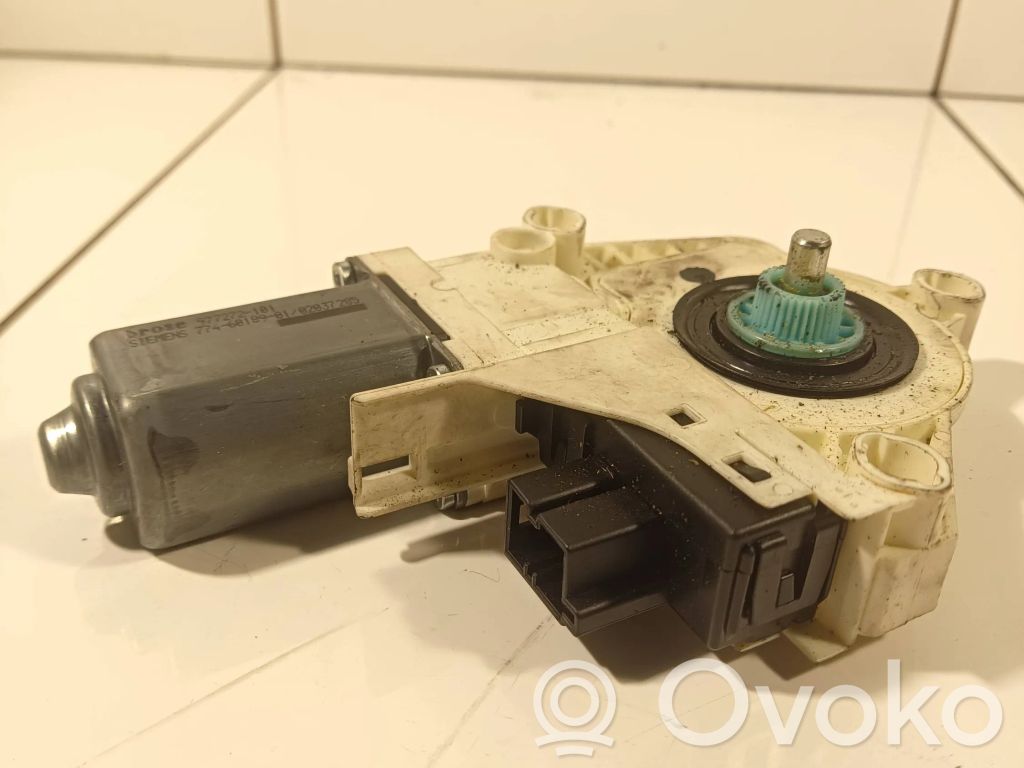 Audi Q7 4L Silnik regulatora szyby drzwi przednich 