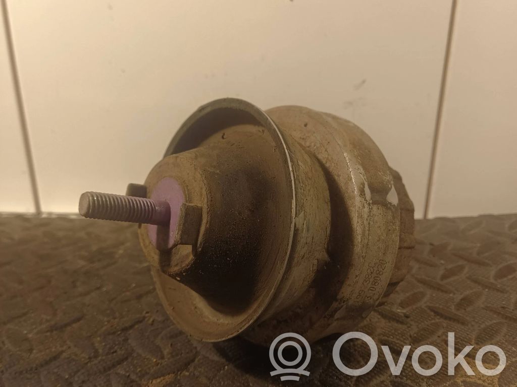 Engine mount bracket   4F01997382C,080820,0181520