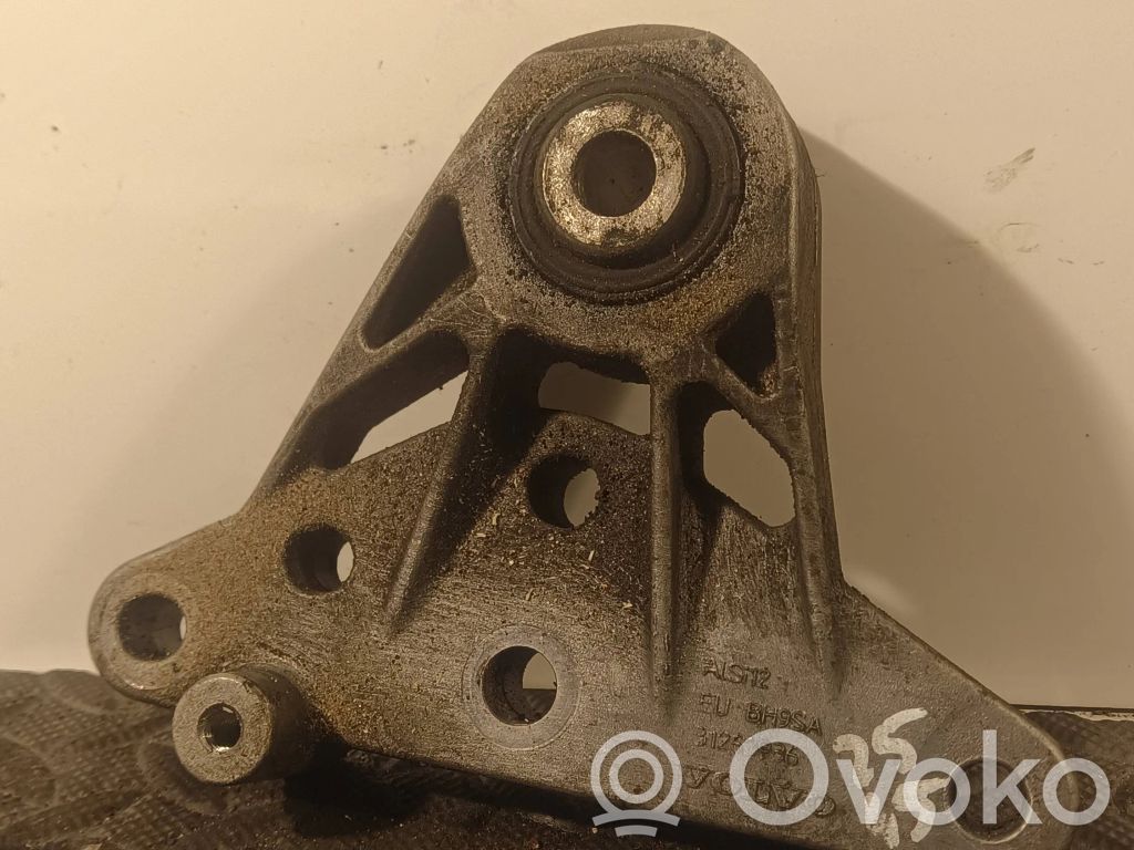 Volvo S60 Engine mounting bracket 