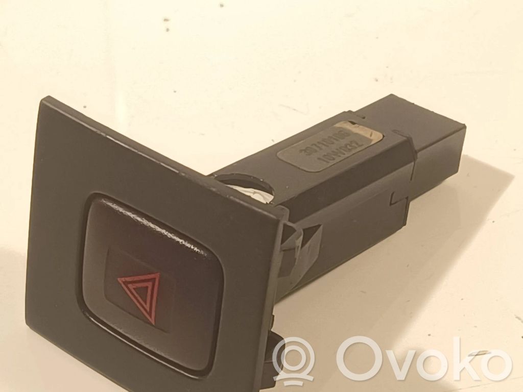 Hazard light switch   30710106,10W032