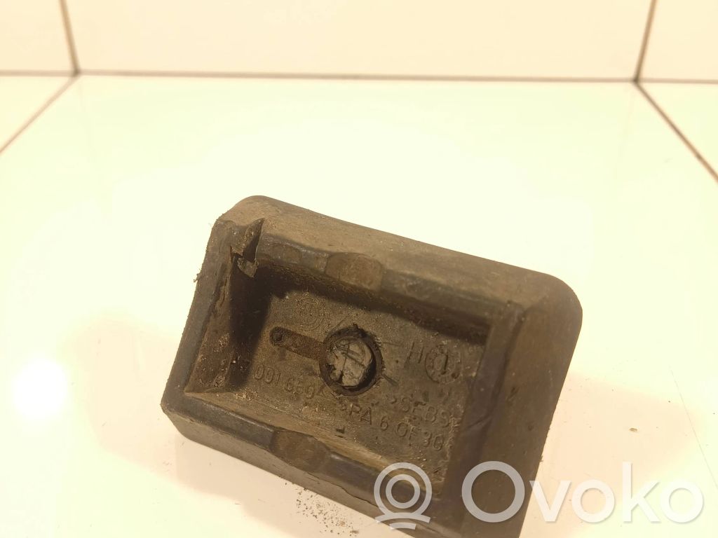 BMW 5 E39 Jacking socket point 
