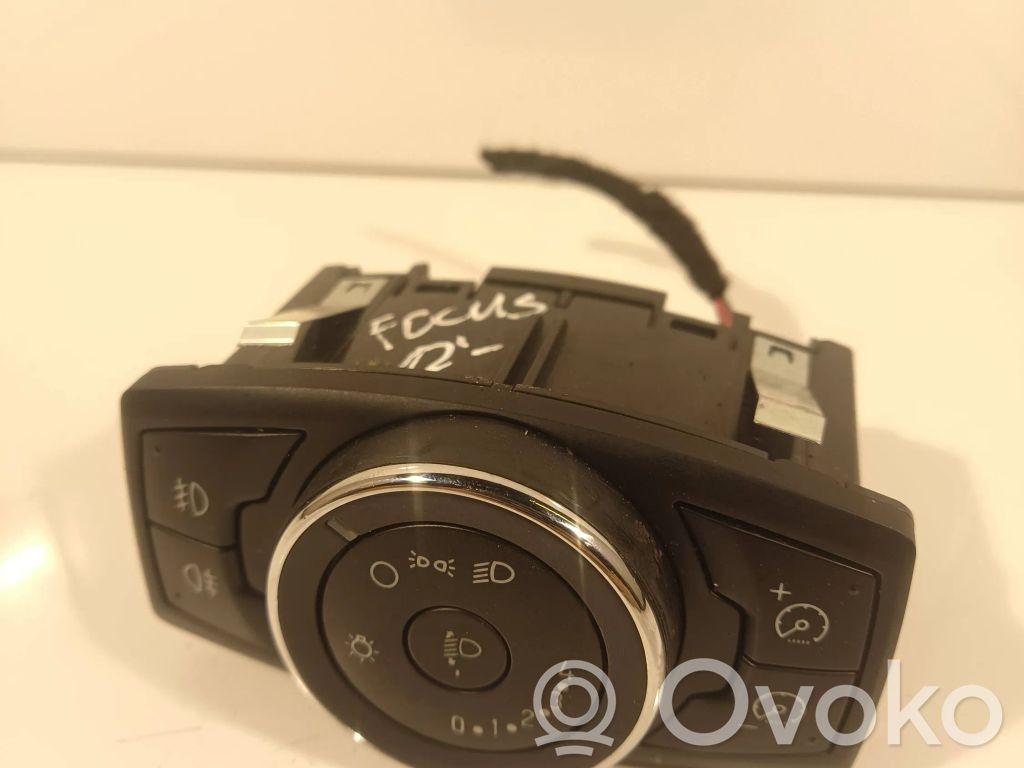 Ford Focus Light switch 