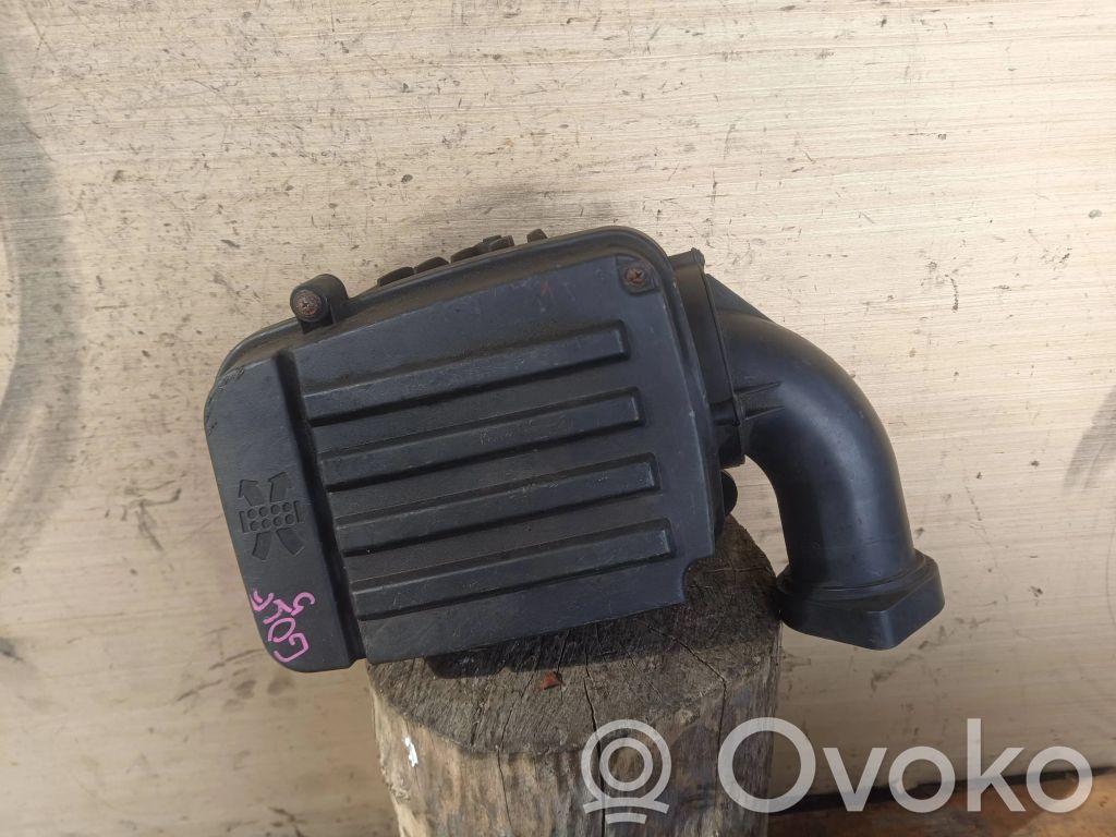 Volkswagen Golf V Air filter box 