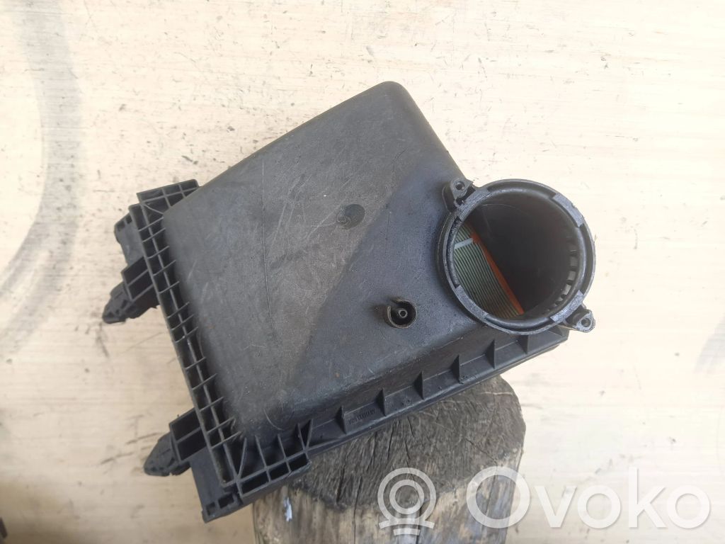 Audi A4 S4 B6 8E 8H Obudowa filtra powietrza 
