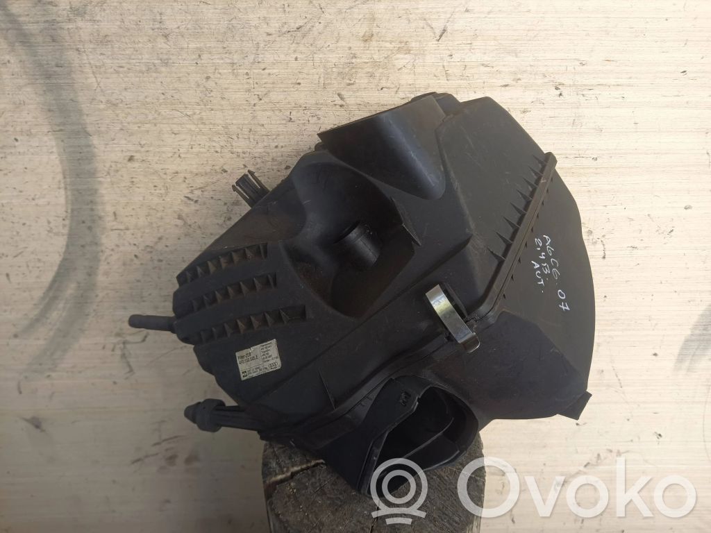 Audi A6 S6 C6 4F Obudowa filtra powietrza 