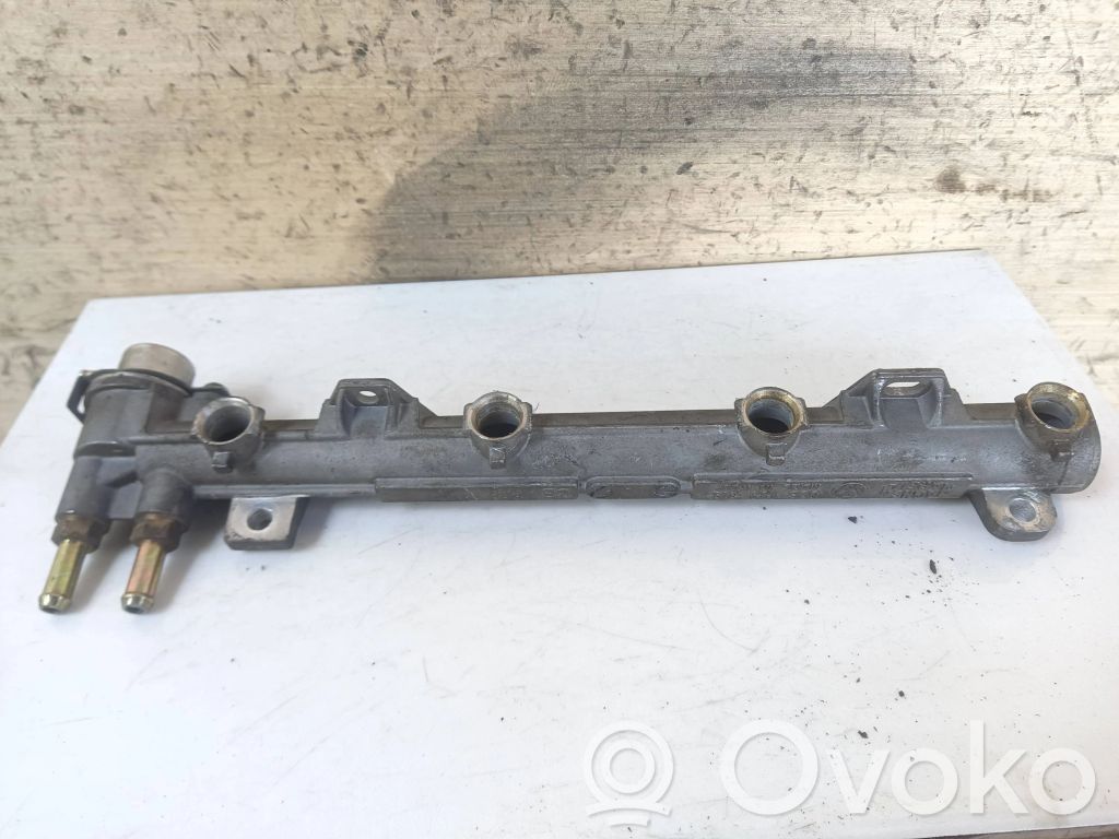 Volkswagen Golf IV Polttoainepääputki 