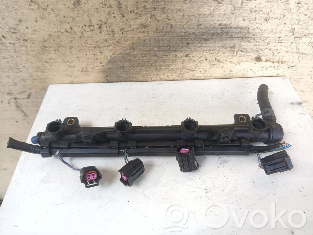 Volkswagen Golf IV Listwa wtryskowa 