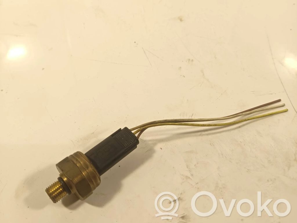BMW 3 E90 E91 Fuel pressure sensor 