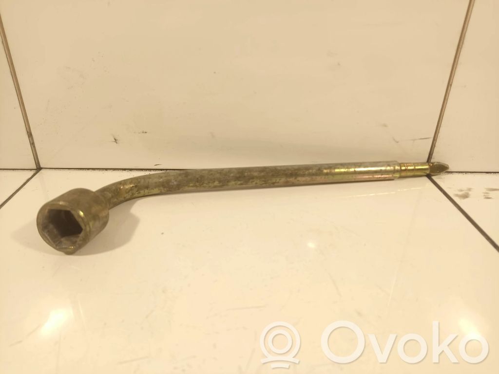 Volvo V70 Llave de tuercas de rueda 