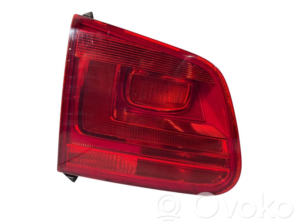 Volkswagen Tiguan Lampy tylnej klapy bagażnika 