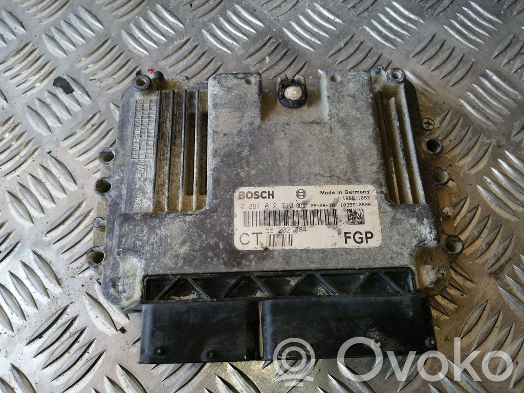Opel Zafira B Engine control unit/module 