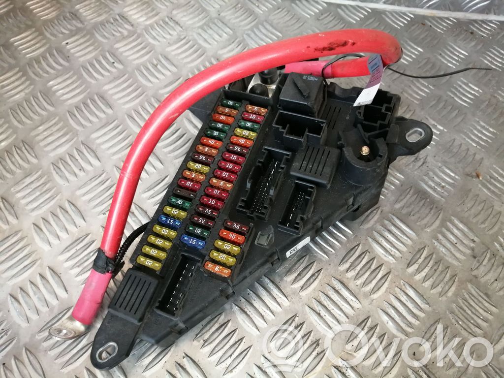 BMW 5 E60 E61 Fuse module 