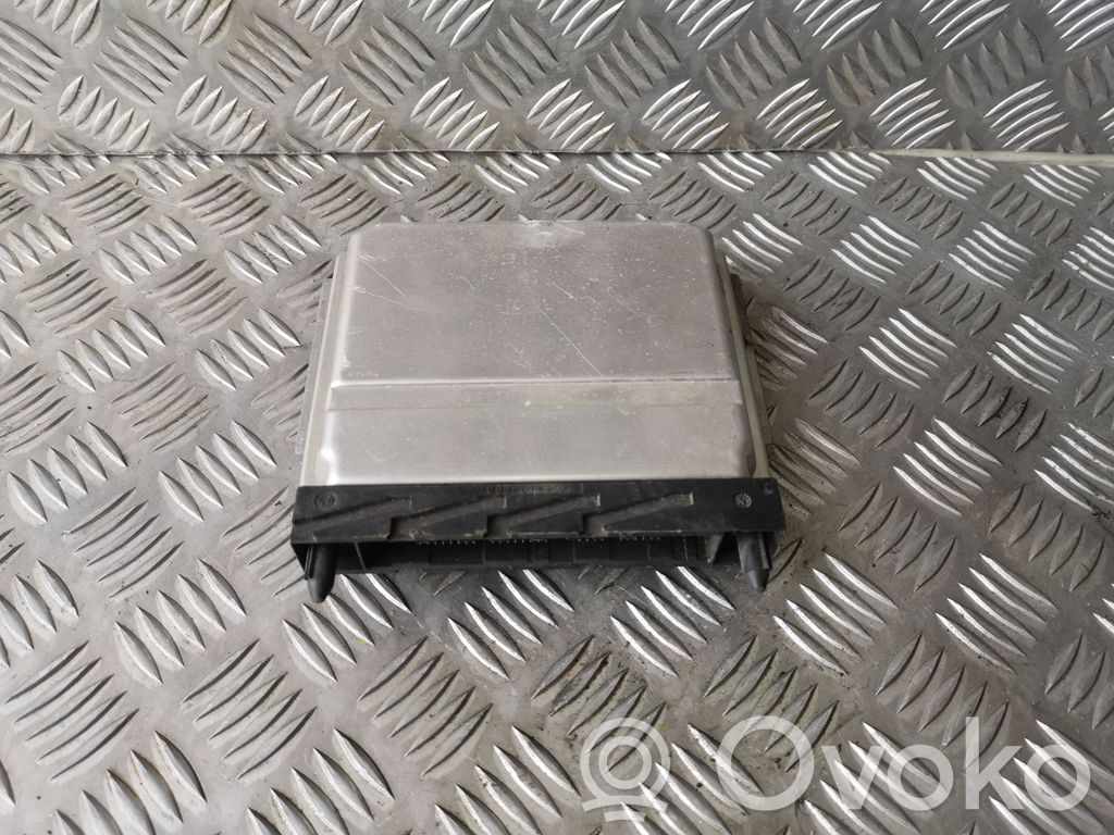 Engine control unit/module   0261206828,08627455A