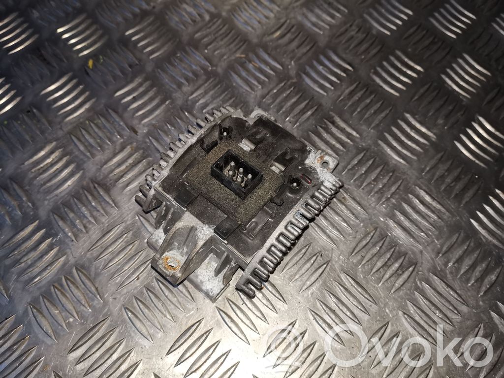 BMW 7 E38 Mazā radiatora ventilatora reostats 