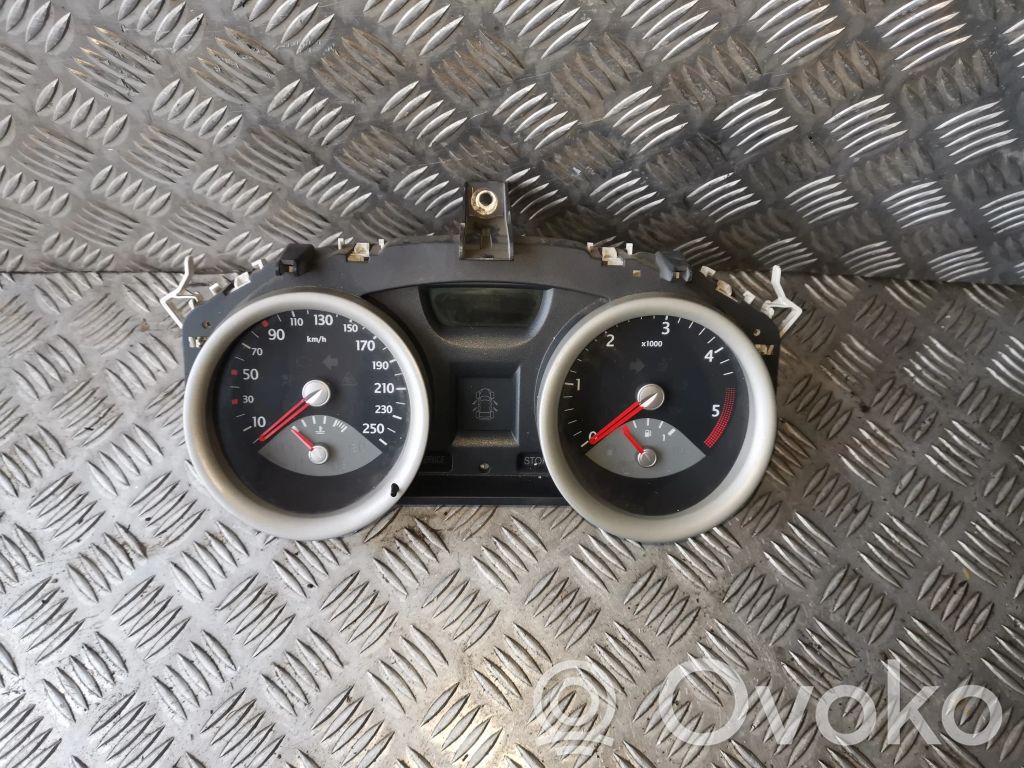 Renault Megane II Speedometer (instrument cluster) 