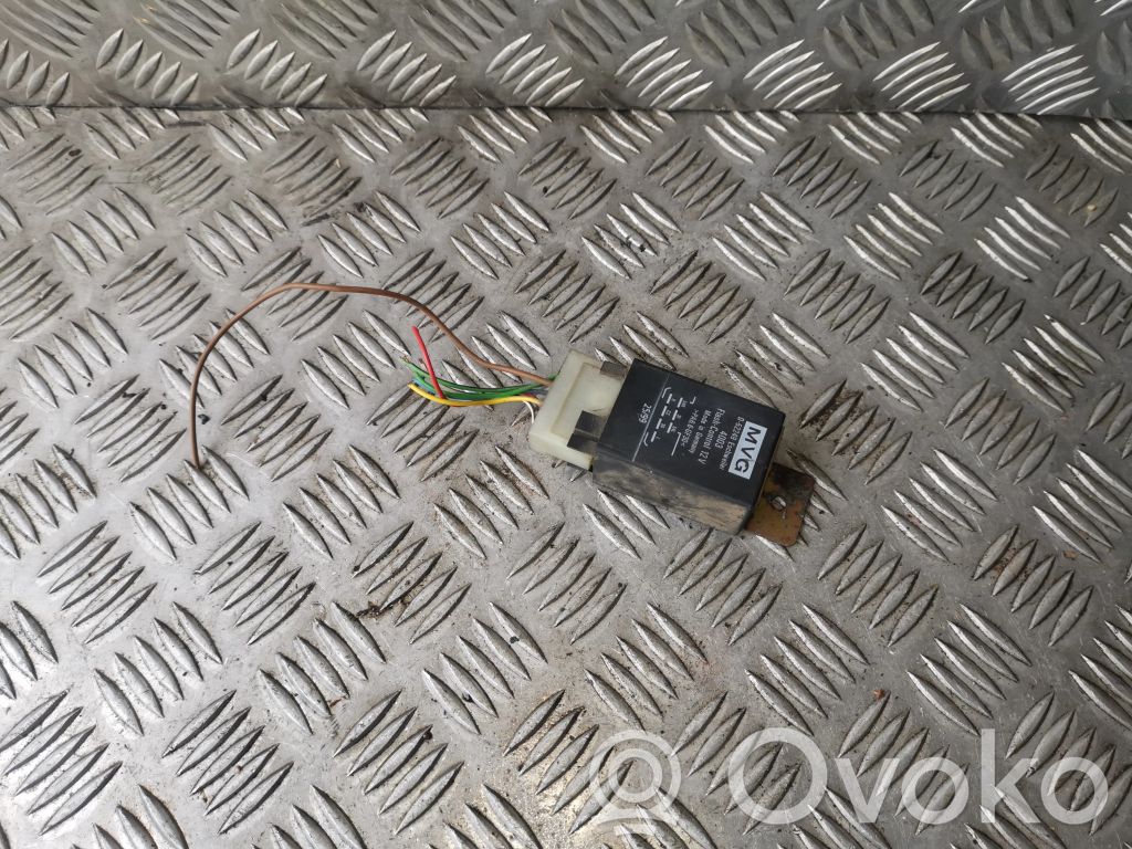 Mazda 3 I Unidad de control/módulo de la barra de remolque 