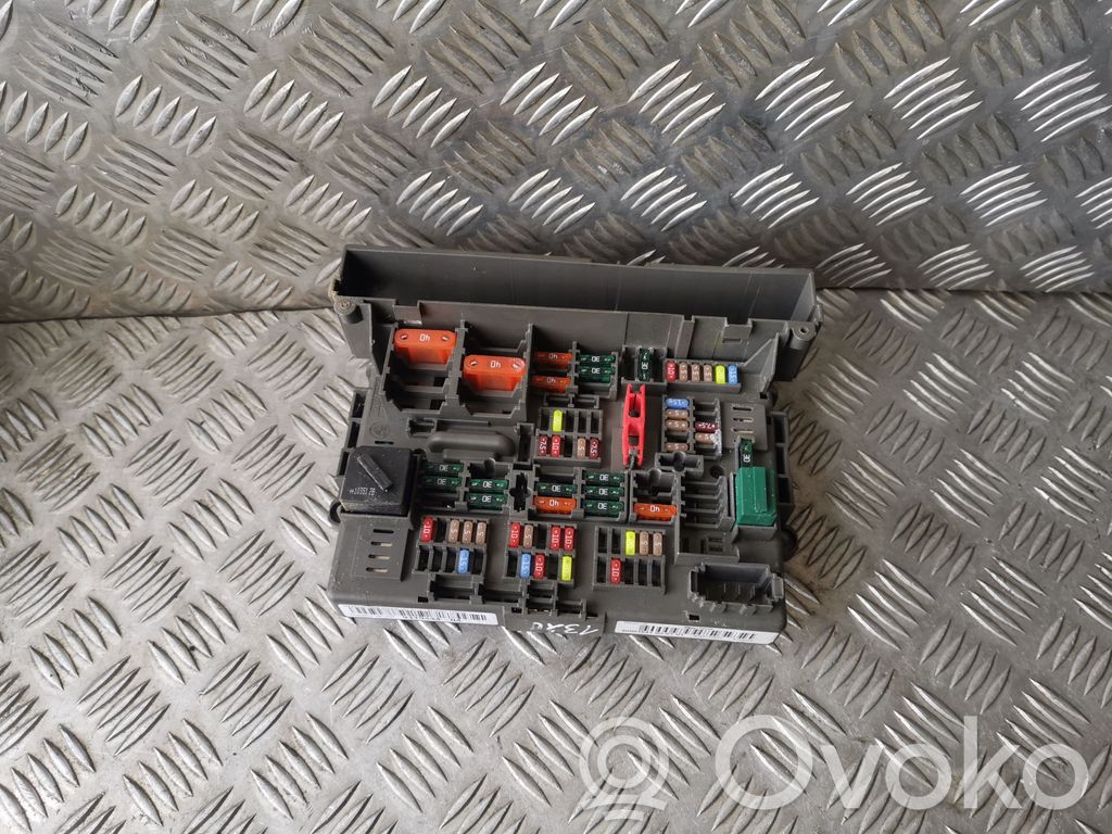 BMW 3 E90 E91 Fuse module 