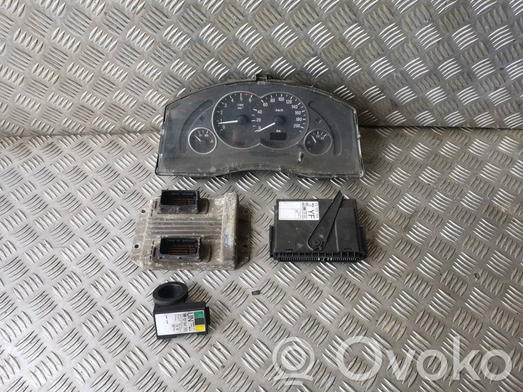 Opel Meriva A Engine ECU kit and lock set 