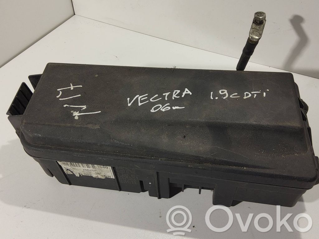 Opel Vectra C Fuse module 