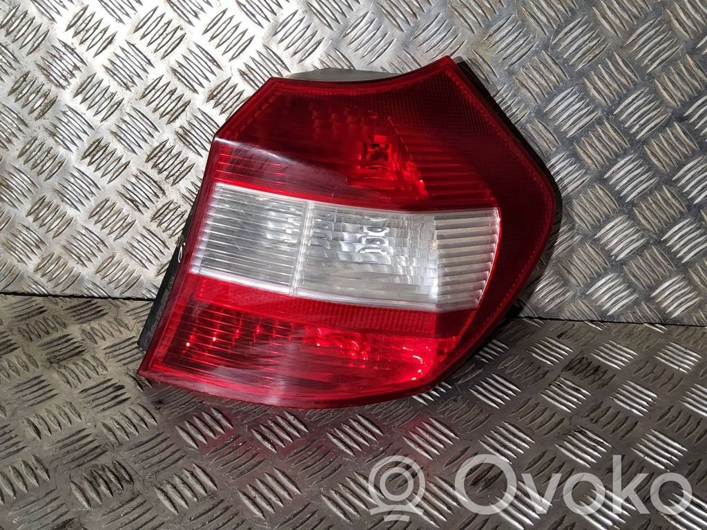 BMW 1 E81 E87 Задний фонарь в кузове 