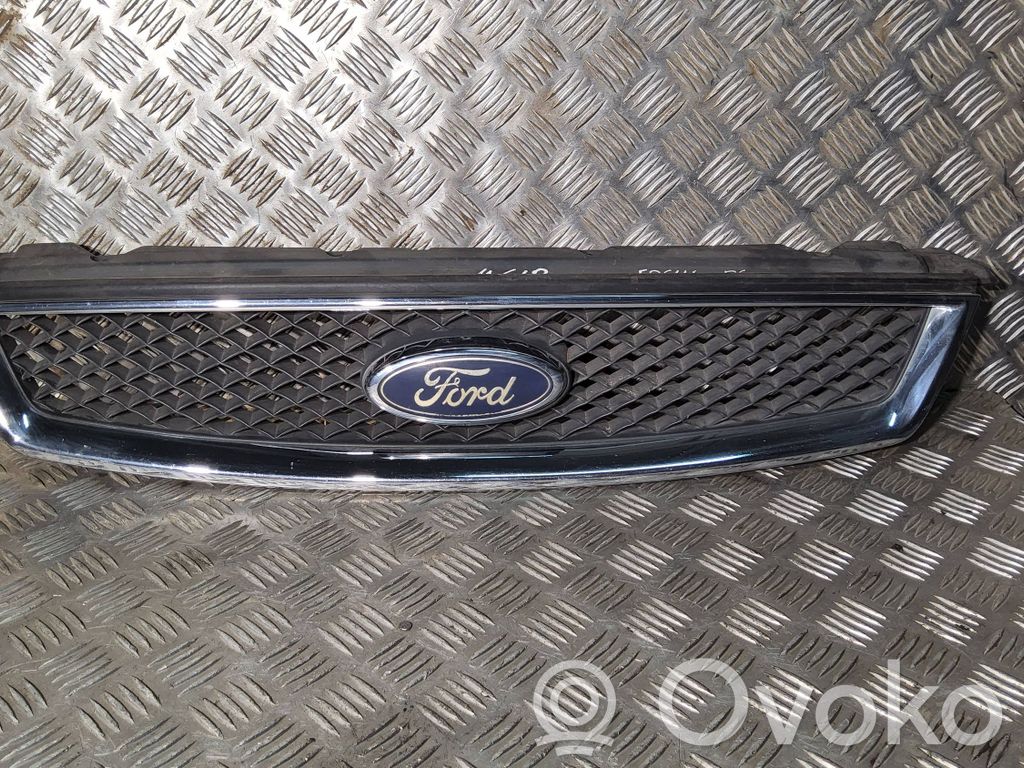 Ford Focus Front bumper upper radiator grill 