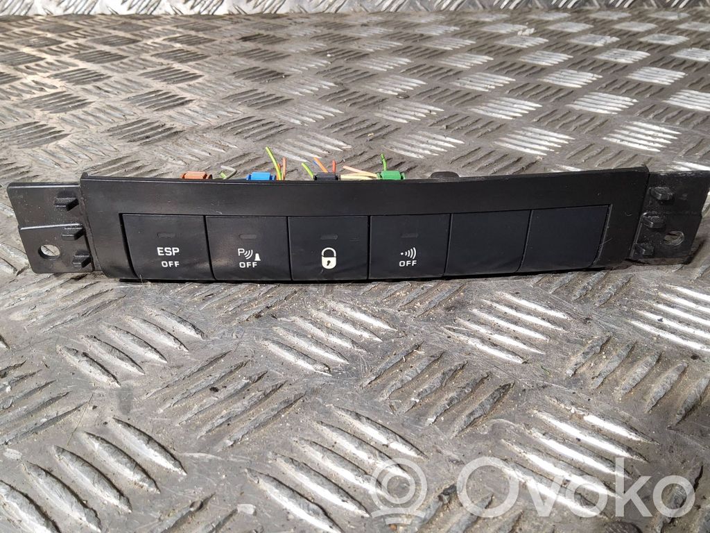 Peugeot 207 CC A set of switches 