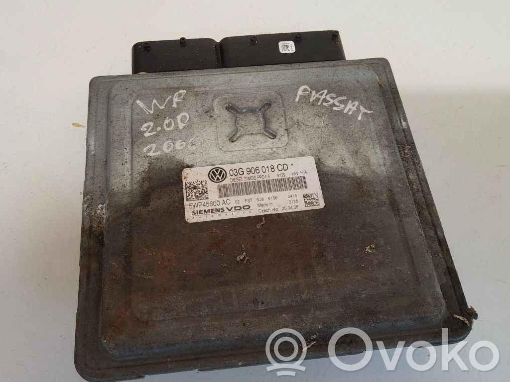 Volkswagen PASSAT B6 Engine control unit/module 