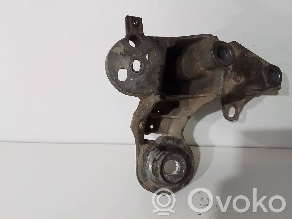 Audi A4 S4 B6 8E 8H Engine mounting bracket 