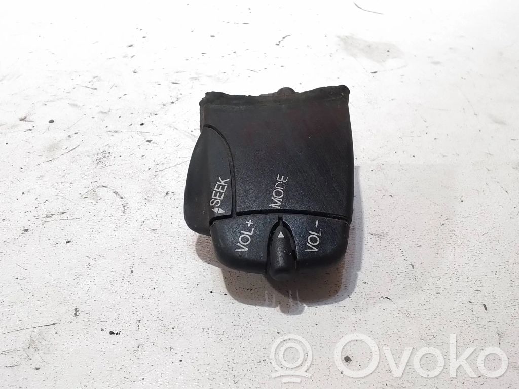 Ford Focus Multifunctional control switch/knob 