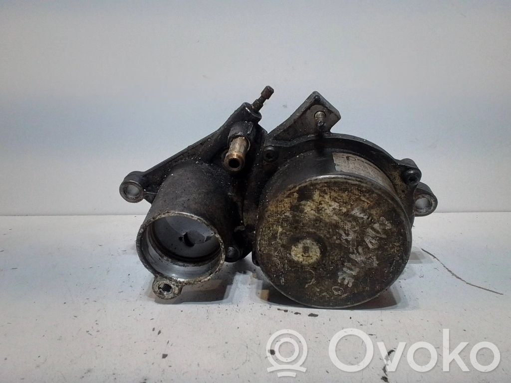 Ford Mondeo Mk III Vacuum pump 