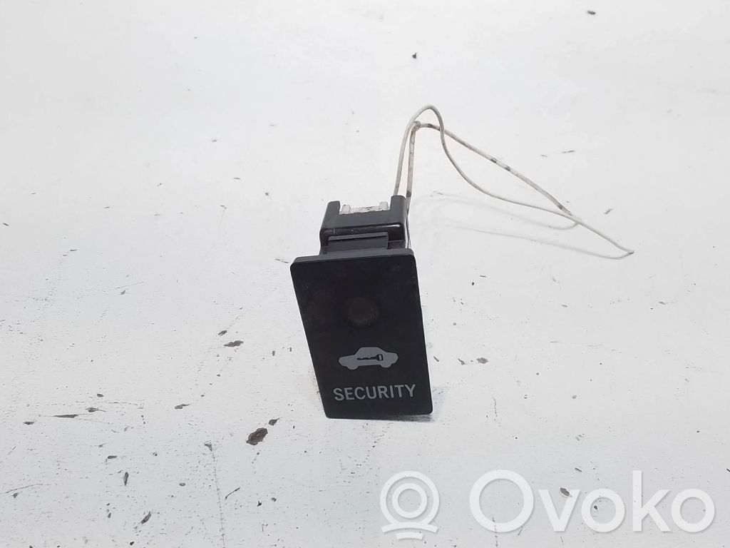 Toyota RAV 4 (XA20) Alarm switch 