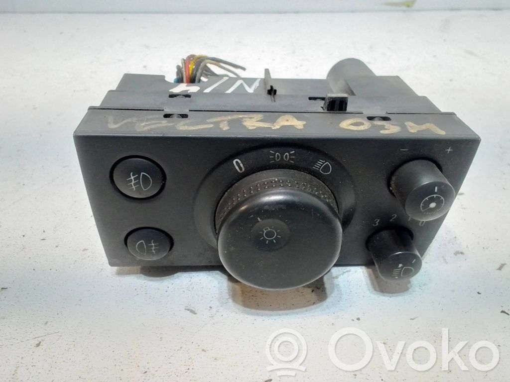 Opel Astra H Light switch 