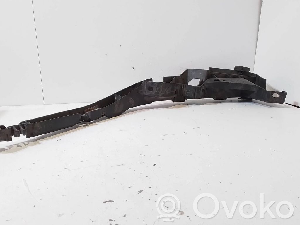 Volkswagen PASSAT B5 Front bumper mounting bracket 