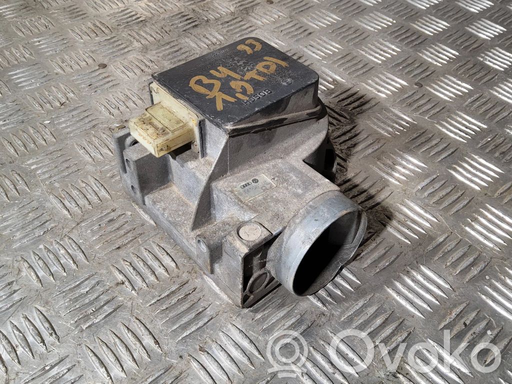 Audi 80 90 S2 B4 Mass air flow meter 