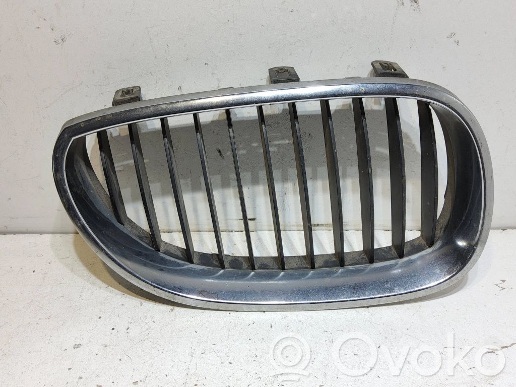 BMW 5 E60 E61 Grotelės priekinės 