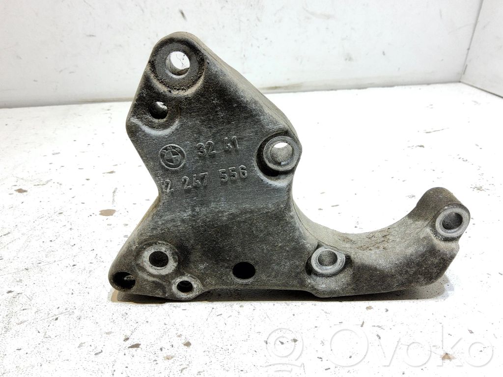 BMW 5 E60 E61 Power steering pump mounting bracket 