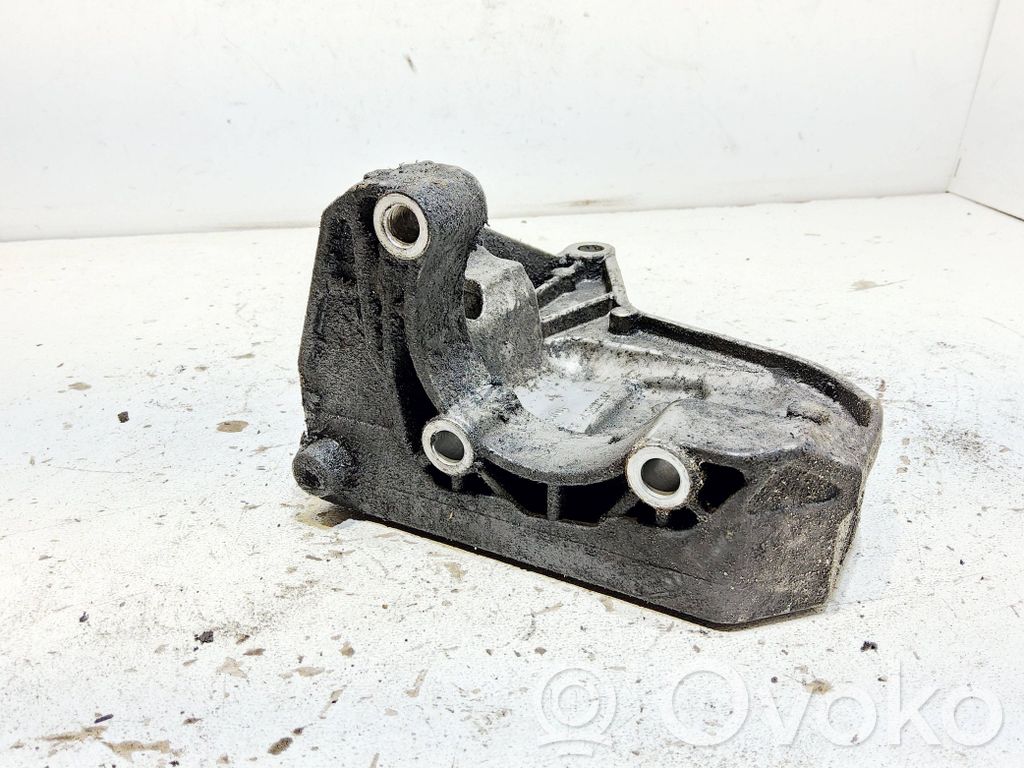 BMW 3 E90 E91 Power steering pump mounting bracket 